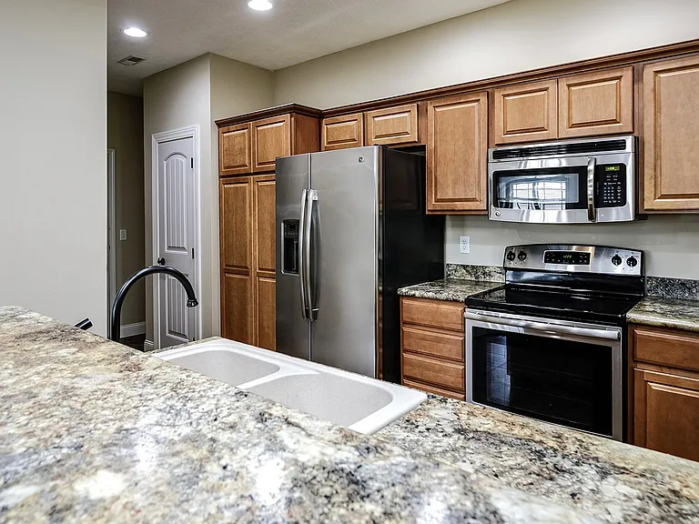 Oak Pointe — Photo 14