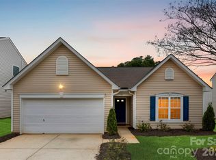 727 Almora Dr, Charlotte, NC 28216