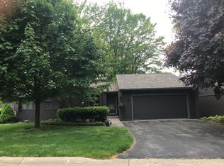 820 Brook Village Dr, Holland, MI 49423