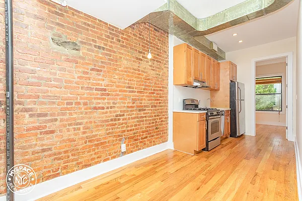 Rented by MySpaceNYC | media 28