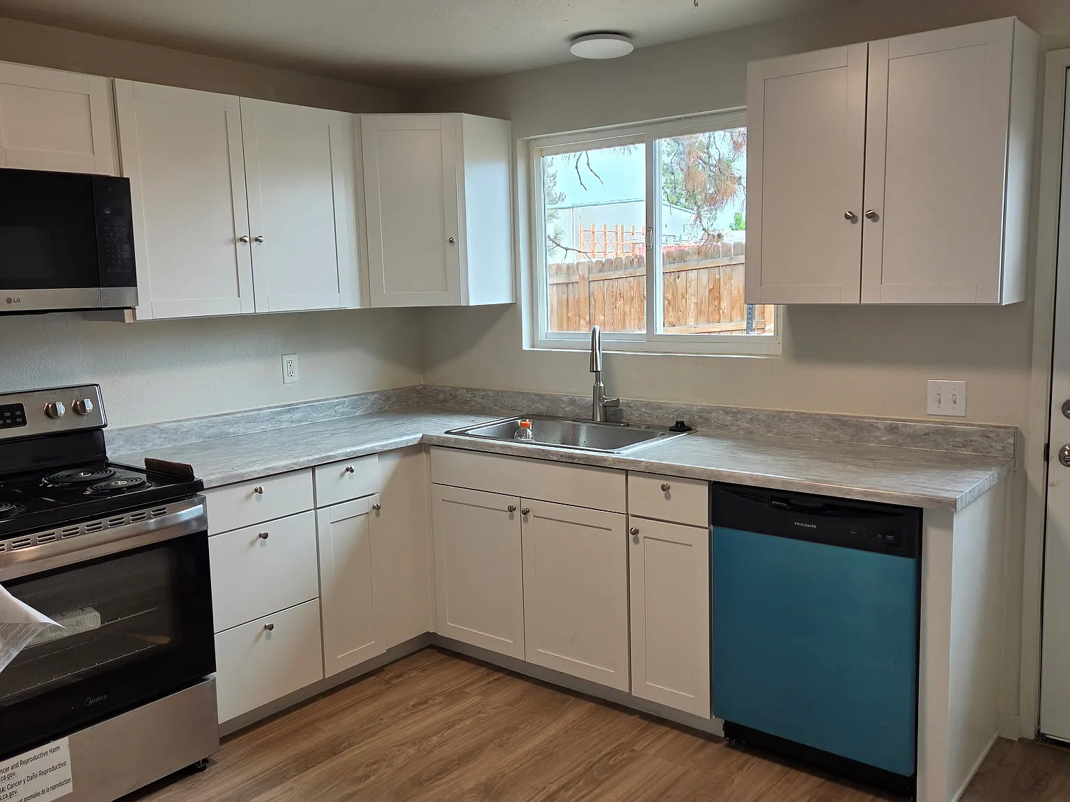 2 bed, 800 sqft, $1,850 — Photo 3