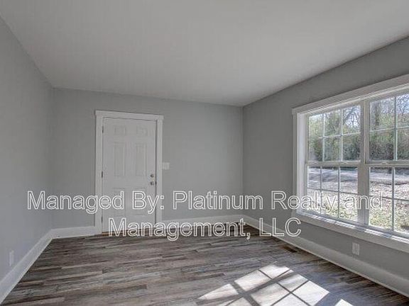 3rd image of 7 Edgehill Dr