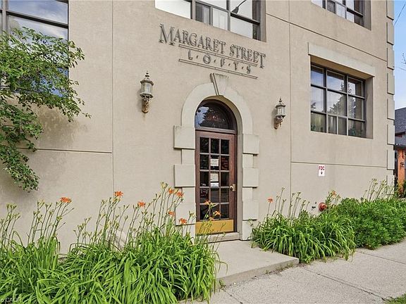 4th image of 36 Margaret St #21