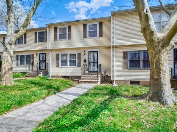 74 Prospect St, East Orange City, NJ 07017