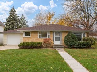 512 3rd St NE, Montgomery, MN 56069