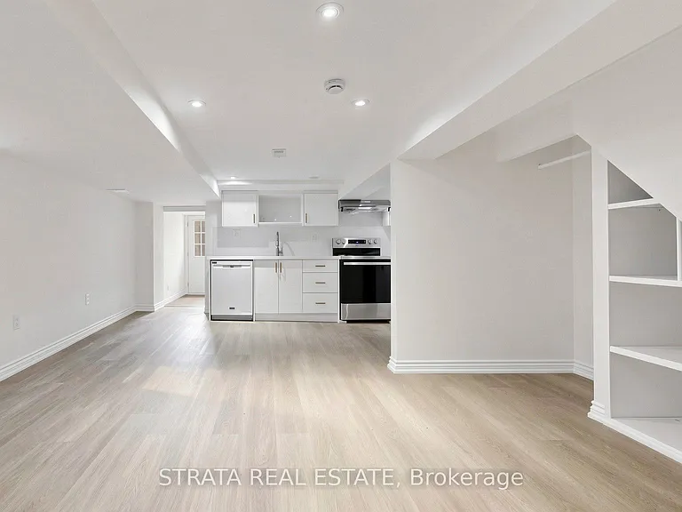 158 McRoberts Ave — Photo 10