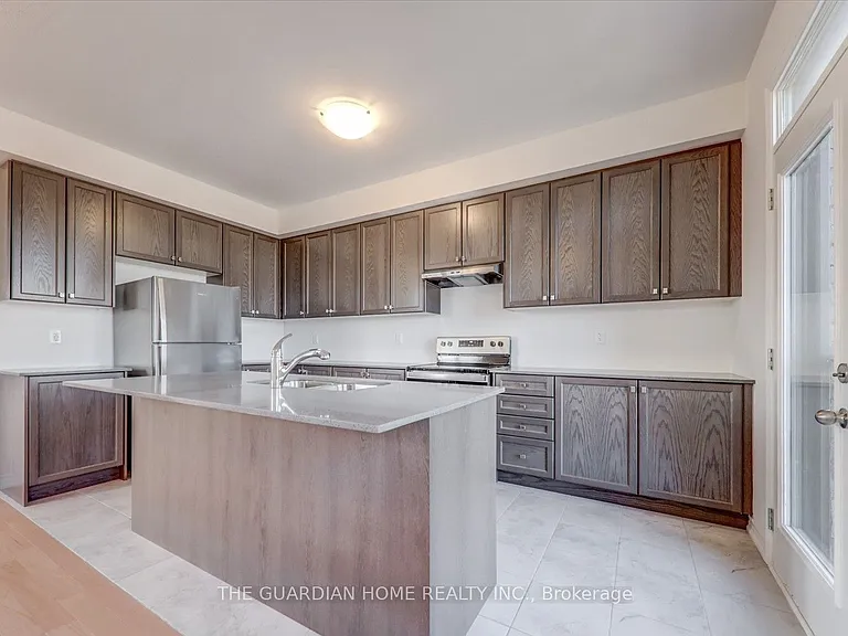 2913 Nakina St — Photo 10