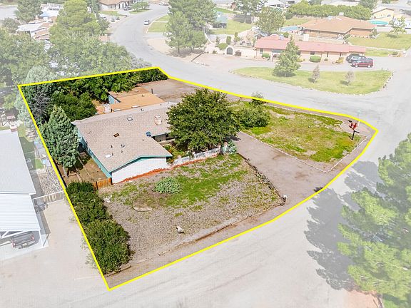 4th image of 1800 Meadow Ln