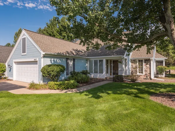 4527 Thornberry Dr SE, Kentwood, MI 49546