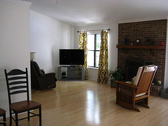 4th image of 2886 Seminole Village Dr