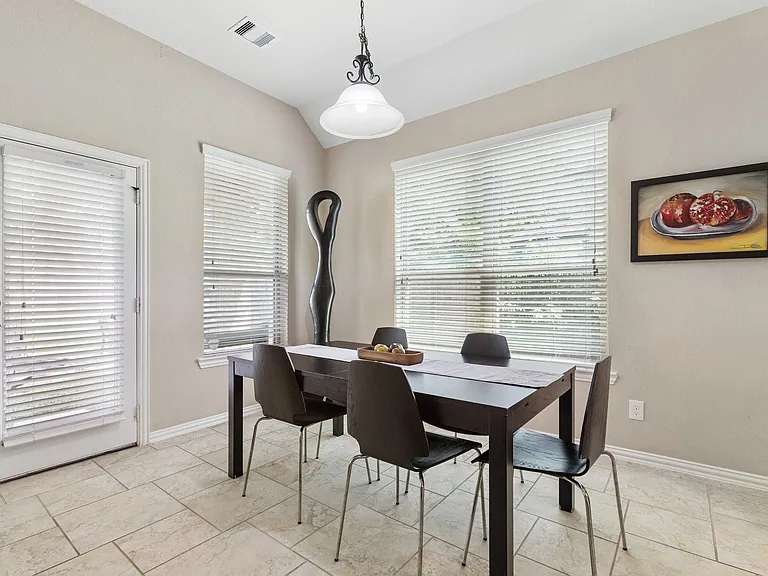 126 S Sawbridge Cir — Photo 8