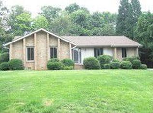 2200 Red Forest Rd, Greensboro, NC 27410