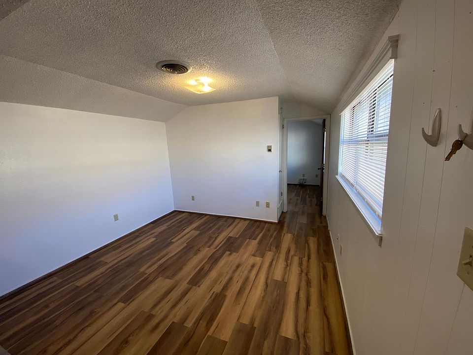 2nd image of 1520 S Avenue O APT 2