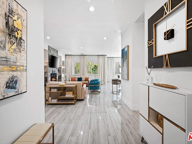 1083 E Circulo San Sorrento Rd — Photo 12