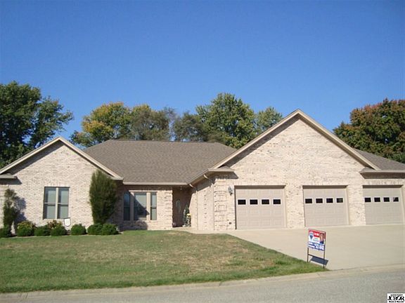 2nd image of 930 Stephanie Dr