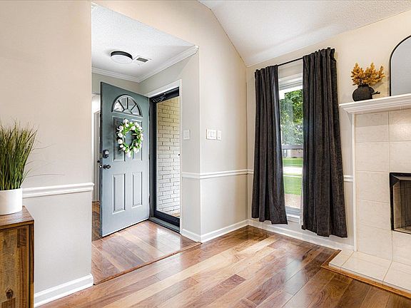 4th image of 3248 Don Valley Dr