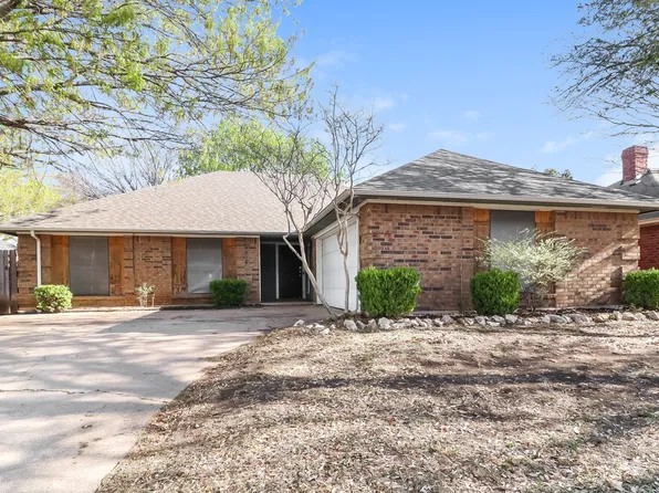 4900 Barberry Dr, Fort Worth, TX 76133