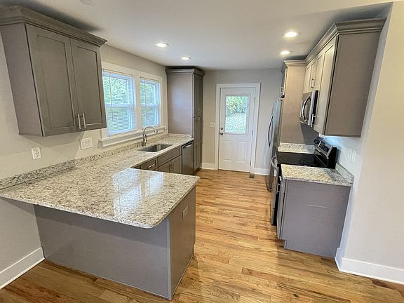 4th image of 311 Valeria St