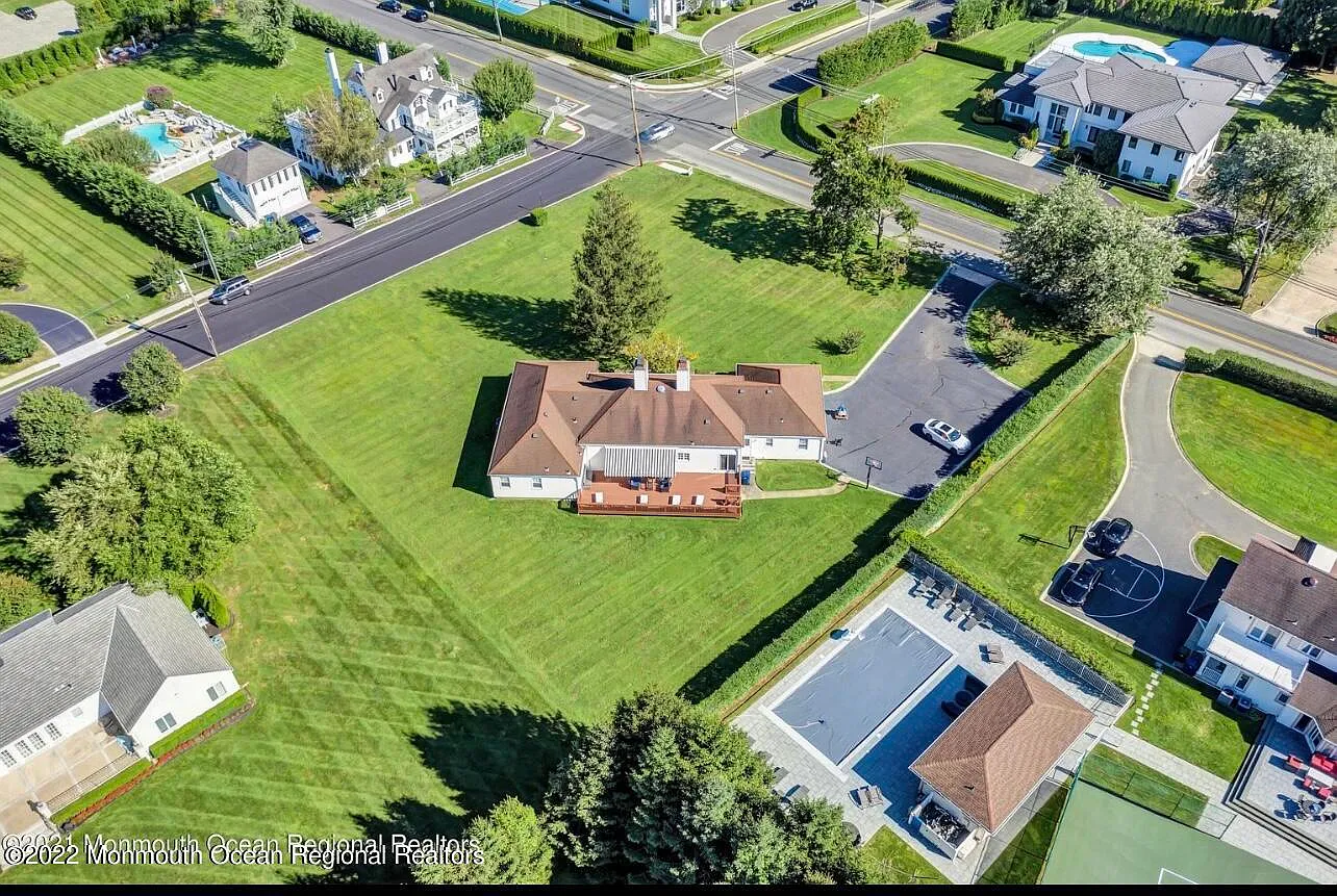 6 bed, 2712 sqft, $4,500 — Photo 1