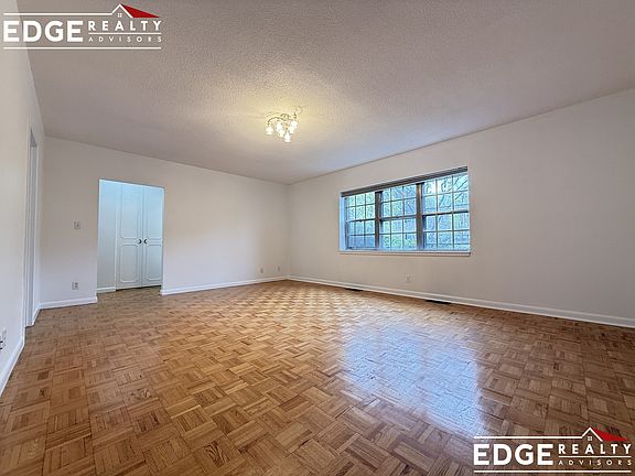 2nd image of 137 Lake Shore Rd APT 2
