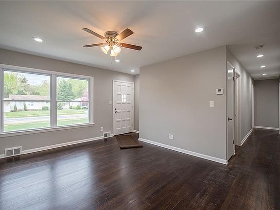 5th image of 23784 Lebern Dr