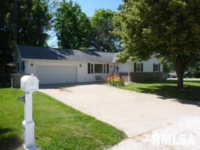5 Springwater Dr, Jacksonville, IL, 62650