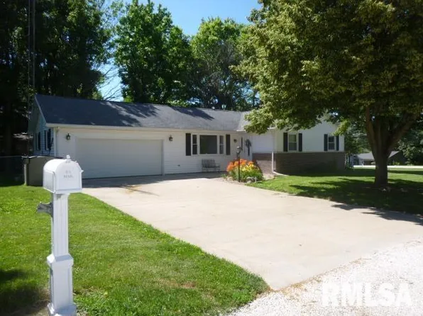 5 Springwater Dr, Jacksonville, IL 62650