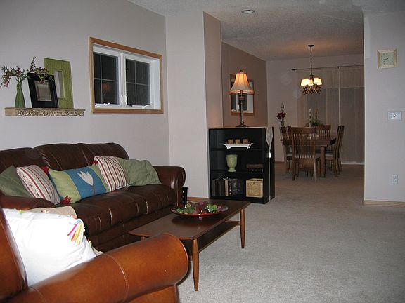 3rd image of 2882 Faulkner Dr