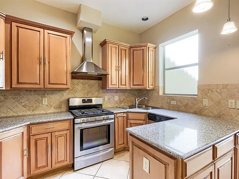 2506 Camden Park — Photo 11