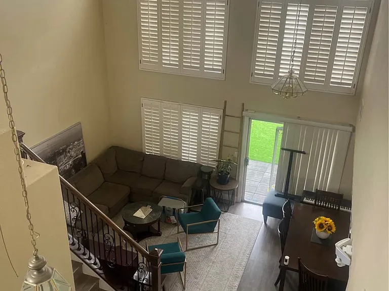 15909 Bayberry Ln — Photo 3