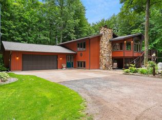 200800 Canopy Ln, Rosholt, WI 54473