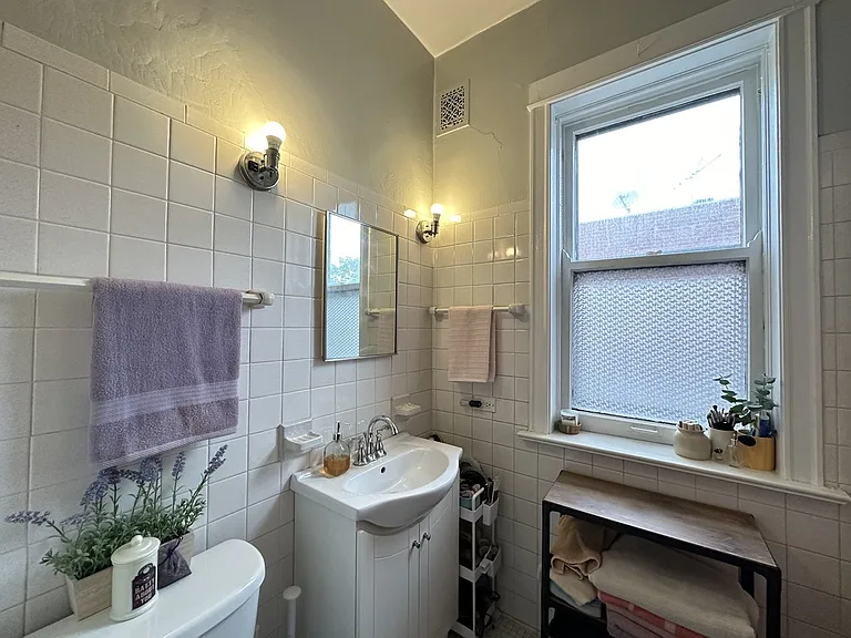 3242 N Racine Ave #3 — Photo 19