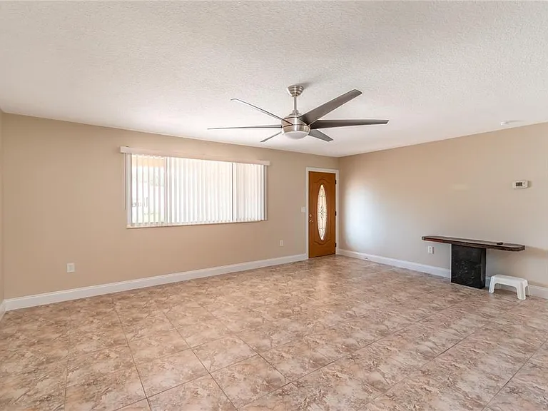 10886 SW 90th Ter — Photo 8
