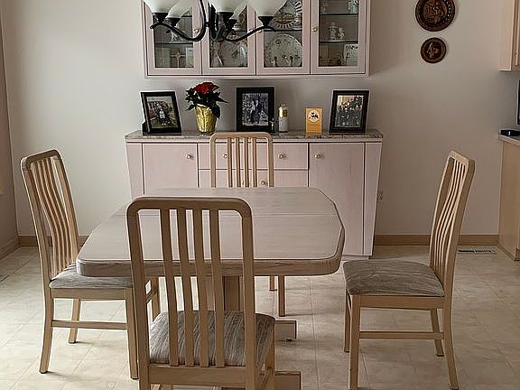 Breakfast nook