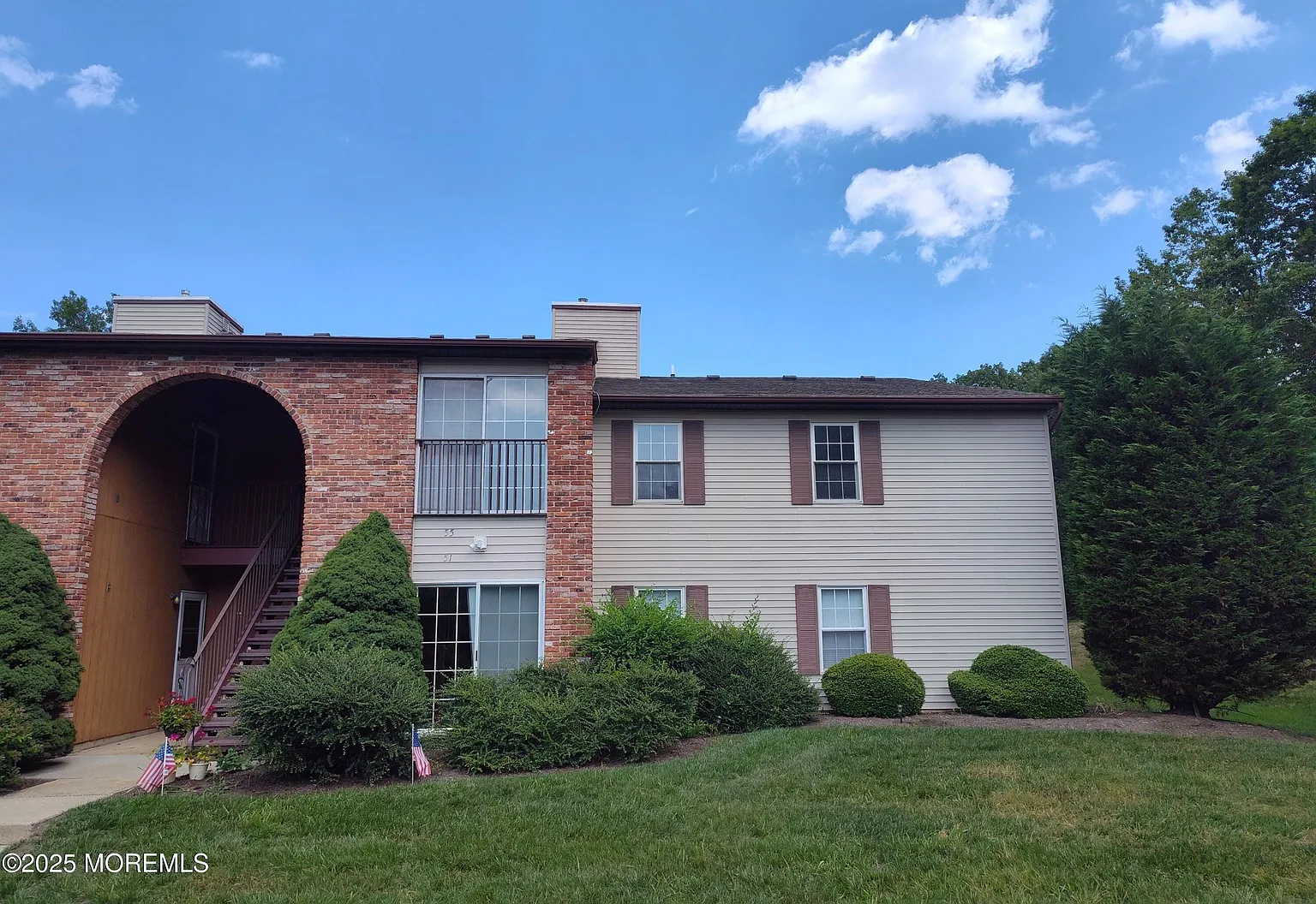 55 Frontier Way photo 1