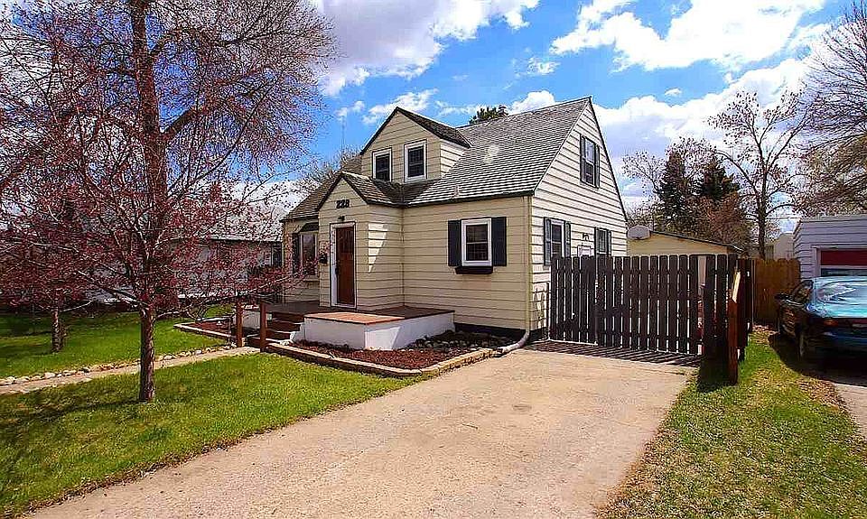 2nd image of 228 Saint Peter Ave