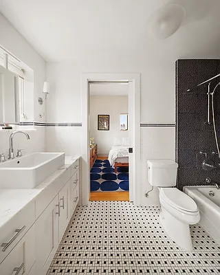 Sold by Compass | media 17