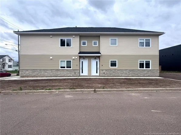 42 Winnipeg St, Moncton, NB E1C 7C4