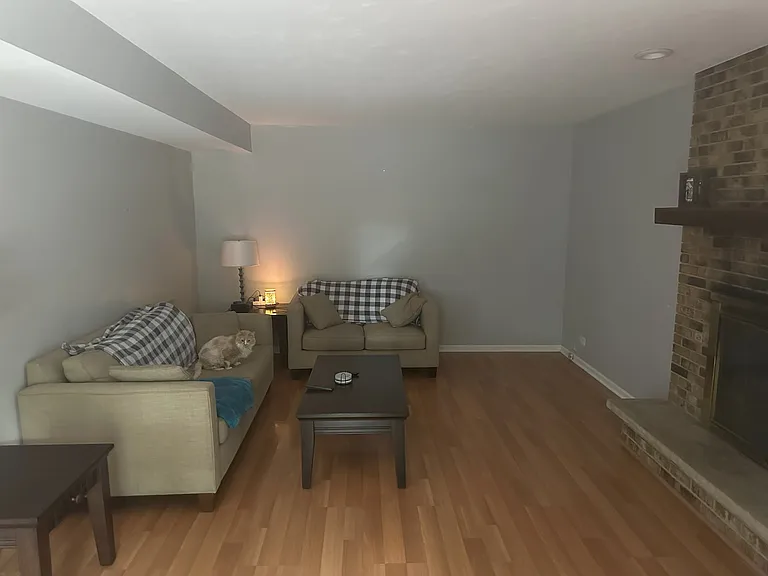 1183 Foxboro Ln — Photo 2