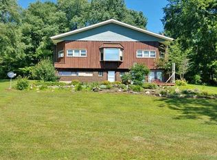 10692 Carpenter Rd, Guys Mills, PA 16327