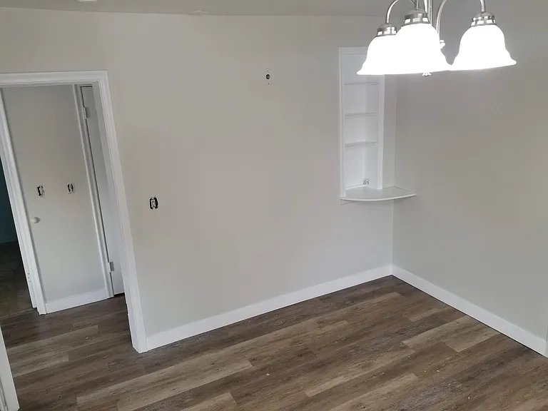 170 N Harrison Blvd — Photo 2