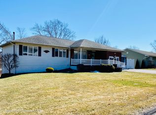 205 Columbus Dr, Archbald, PA