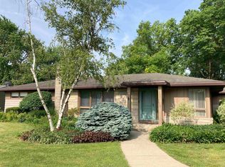 4021 Reed Rd, Fort Wayne, IN 46815