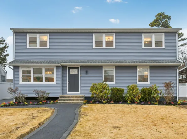 6 Barbara Drive, Farmingdale, NY 11735