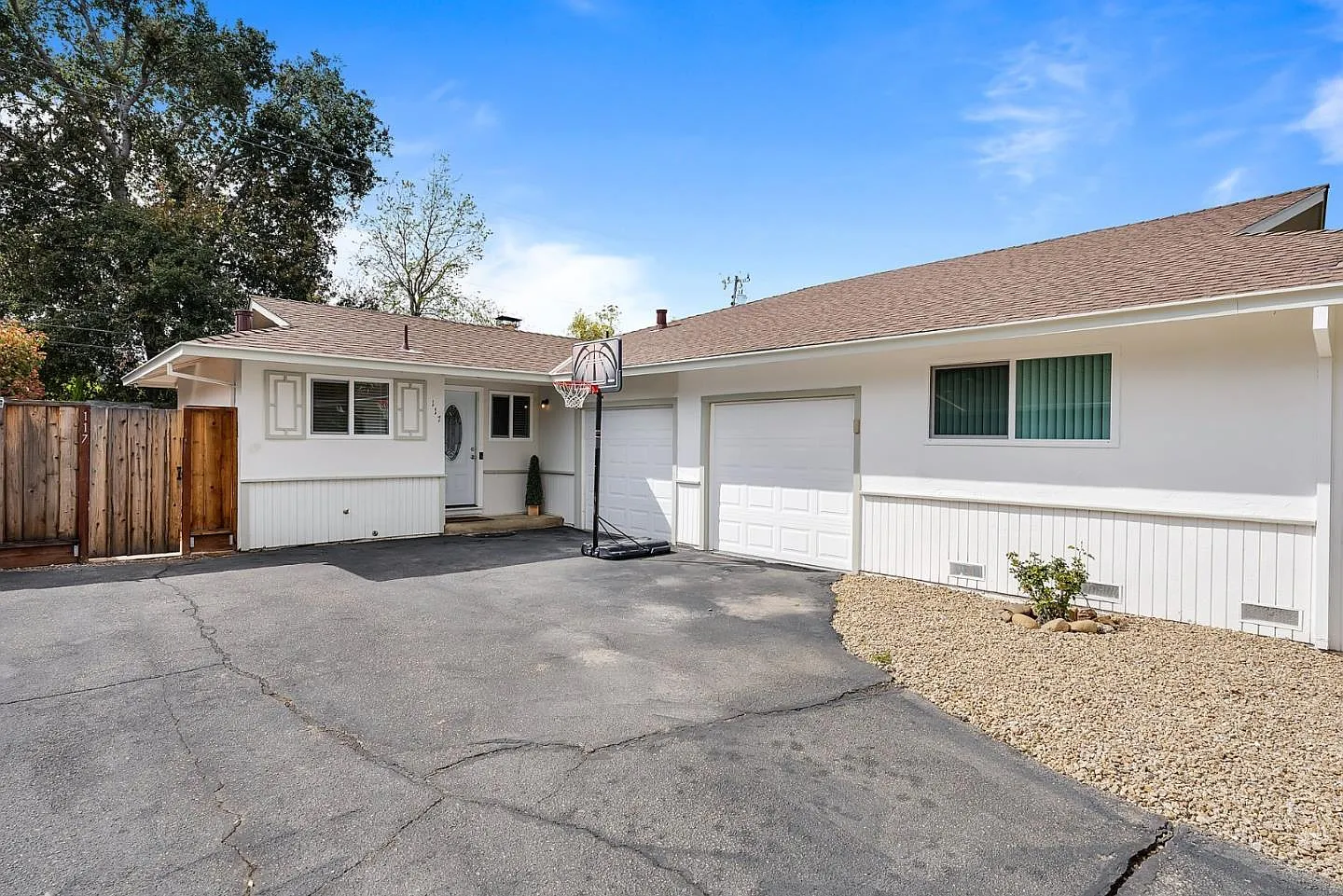 2 bed, 1000 sqft, $3,750 — Photo 1