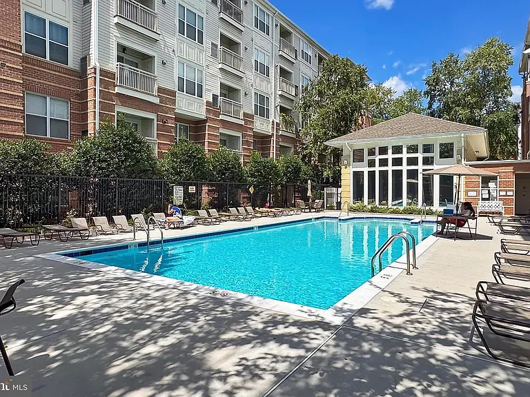 2791 Centerboro Dr #290 — Photo 24