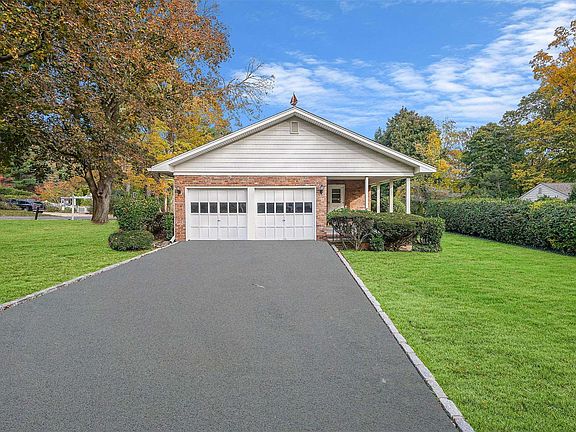 3rd image of 15 White Pine Ln