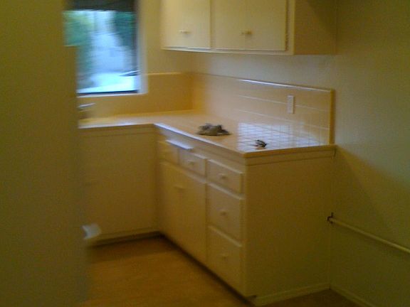 4th image of 651 Hill St #1