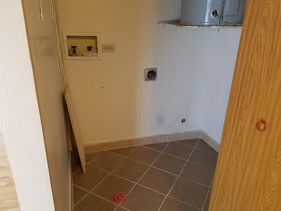 2nd image of 22405 Thomas Dr APT 1N