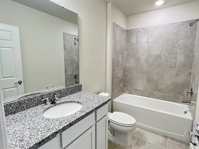 1539 Aspen Ave — Photo 10